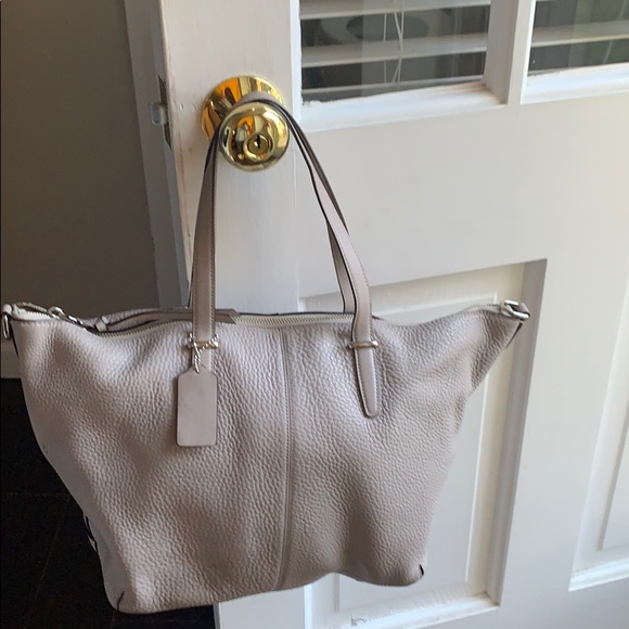 Coach Handbags - Coach tote